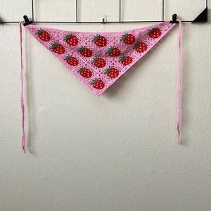 Rave strawberry mesh pink bandana/triangle top NWOT